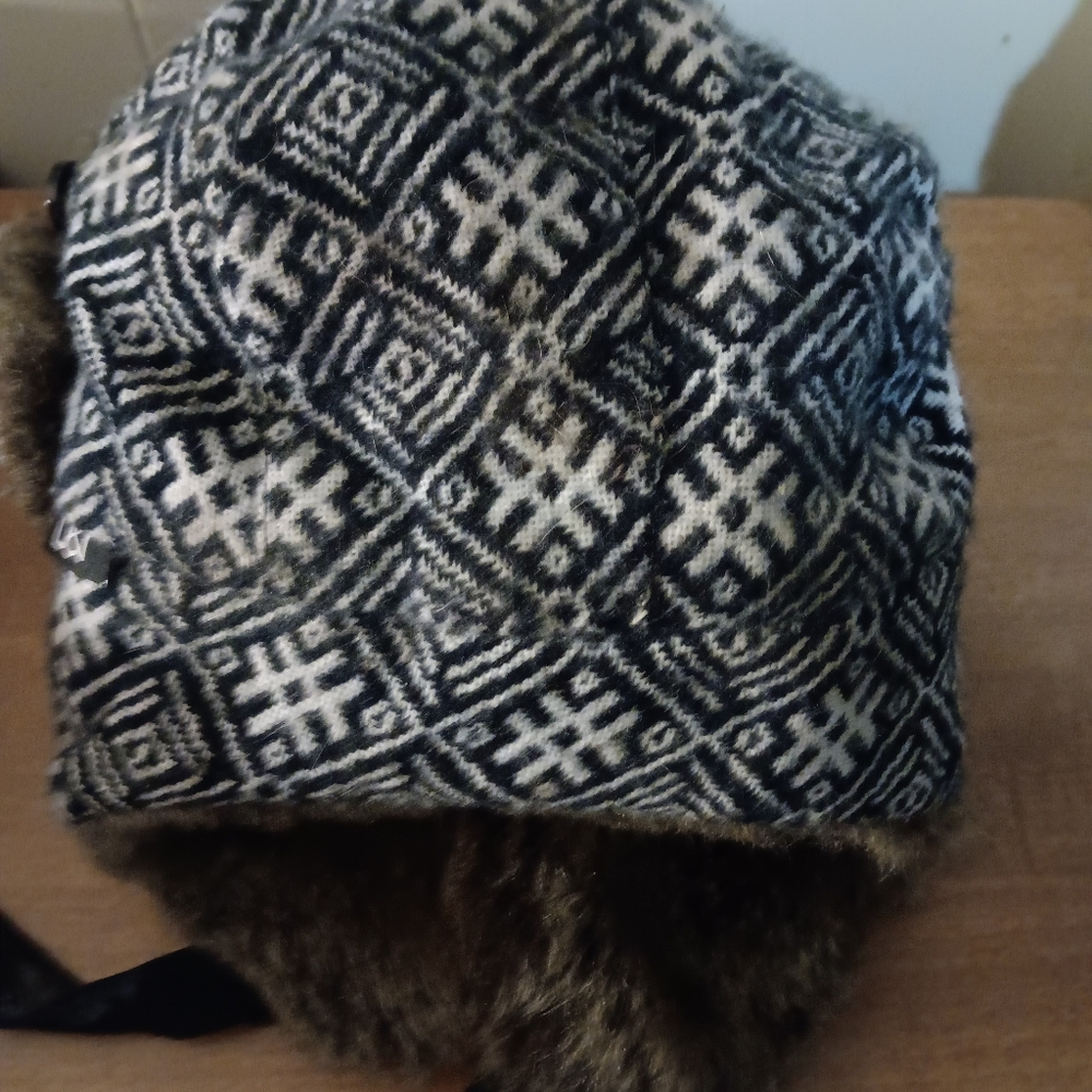 Trapper hat - Picture 2 of 5
